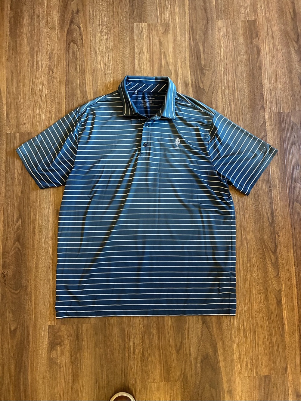 Under Armour Men’s Golf Playoff Polo Shirt Size XL Blue White Striped Logo